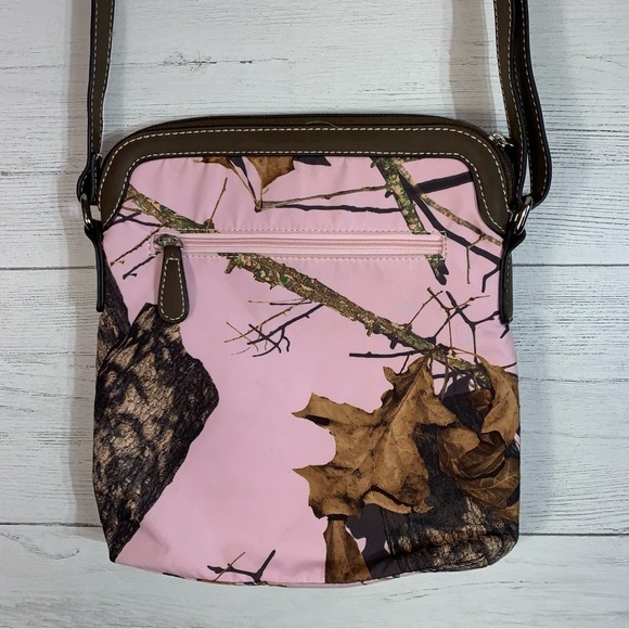 BLAZIN ROXX Western Camouflage Crossbody With Bling Cross & Studs - Picture 4 of 6